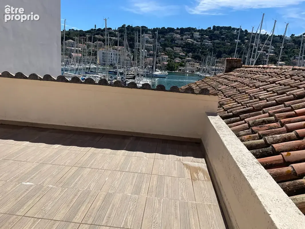 ** Sur le Port ** Maison Composée de 3 APPARTEMENTS ** 83430 Saint Mandrier ** - photo 5