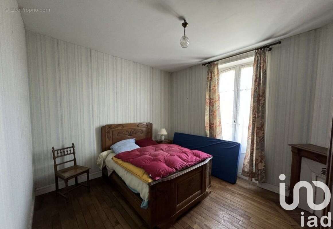 Maison 134 m² à La Chapelle-Baloue  - photo 8