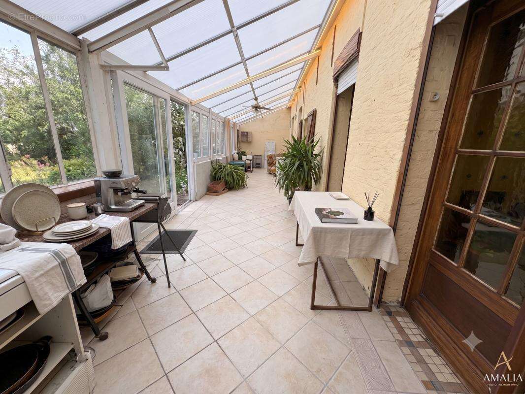   Maison familiale à fort potentiel – 159 m² – Garage et jardin sans vis-à-vis ! - photo 3