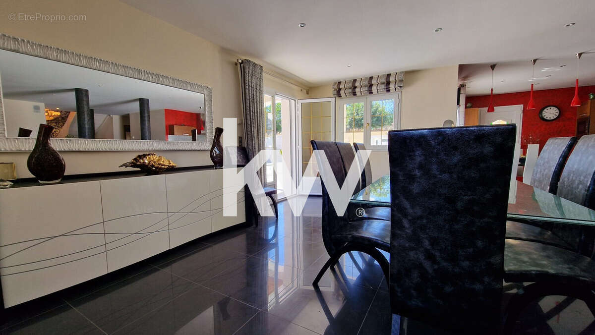 Maison 315 m² à Lavernay  - photo 4