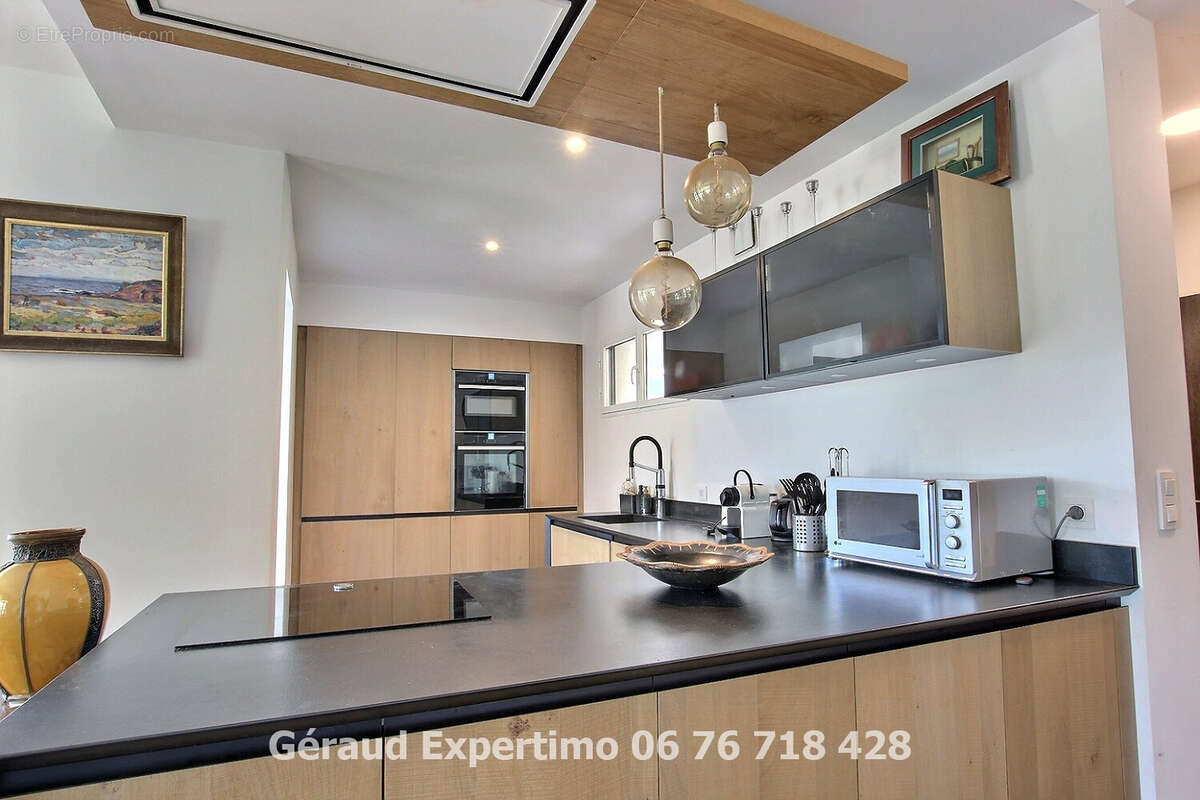 Superbe villa 5 pièces avec vue imprenable sur le golf  10mn du centre  Aix-en-Provence - piscine - photo 10