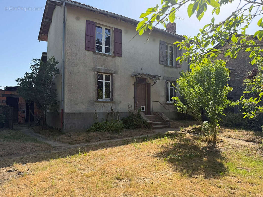 HAUTE VIENNE - Ancienne ferme avec 6 hectares de terrain - photo 2