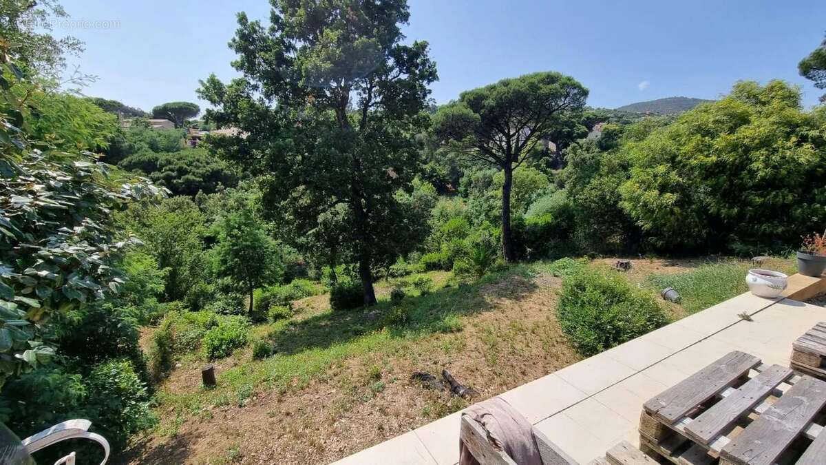 Maison à ROQUEBRUNE-SUR-ARGENS