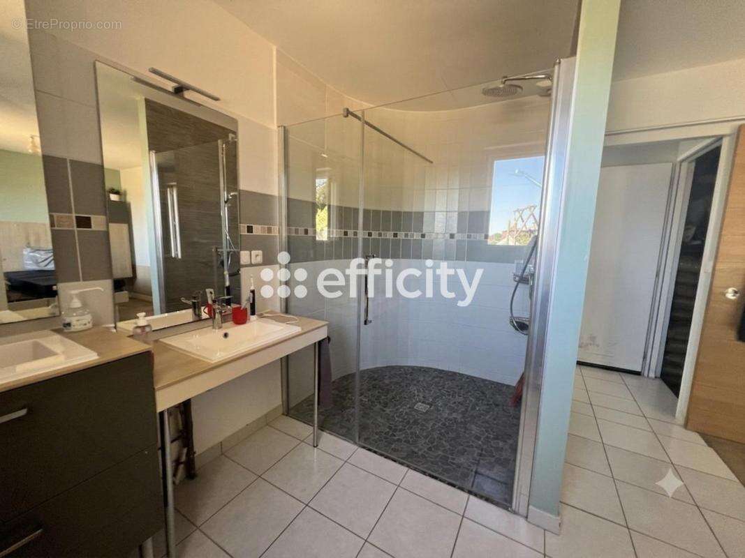 Maison 134 m² à Saint-Martin-Le-Beau  - photo 9