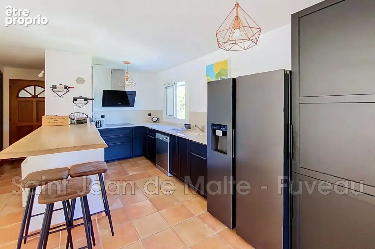 Maison 6 pièces 144 m² à vendre à Greasque (13850) - photo 6