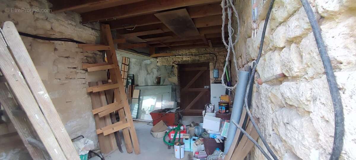 Maison Charentaise à rénover avec plusieurs dépendances et un grand jardin - photo 17