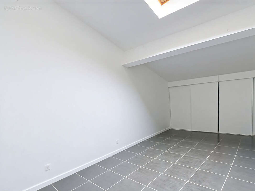Appartement Duplex Vitrolles 4 pièce(s) 79 m2 - photo 9