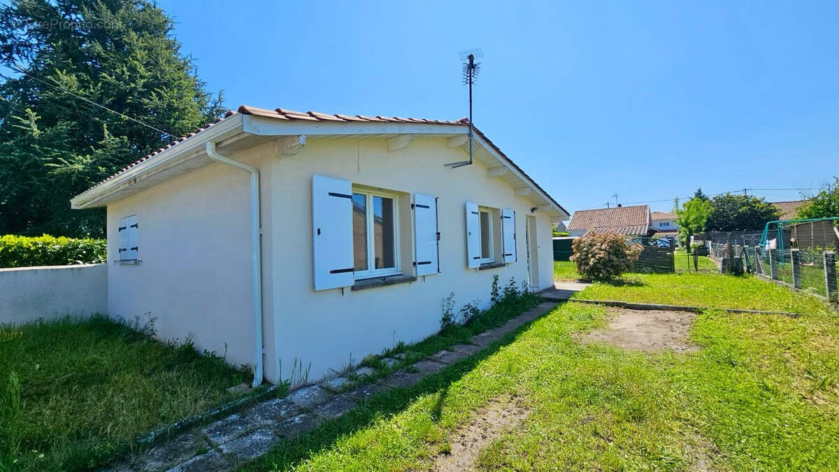 Maison à PAREMPUYRE