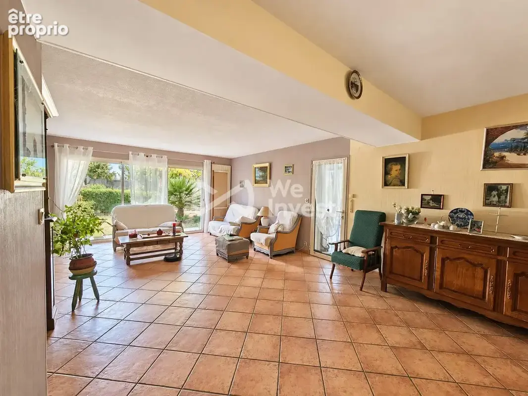 Maison 11 pièces 275 m² à vendre à Pouant (86200) - photo 4