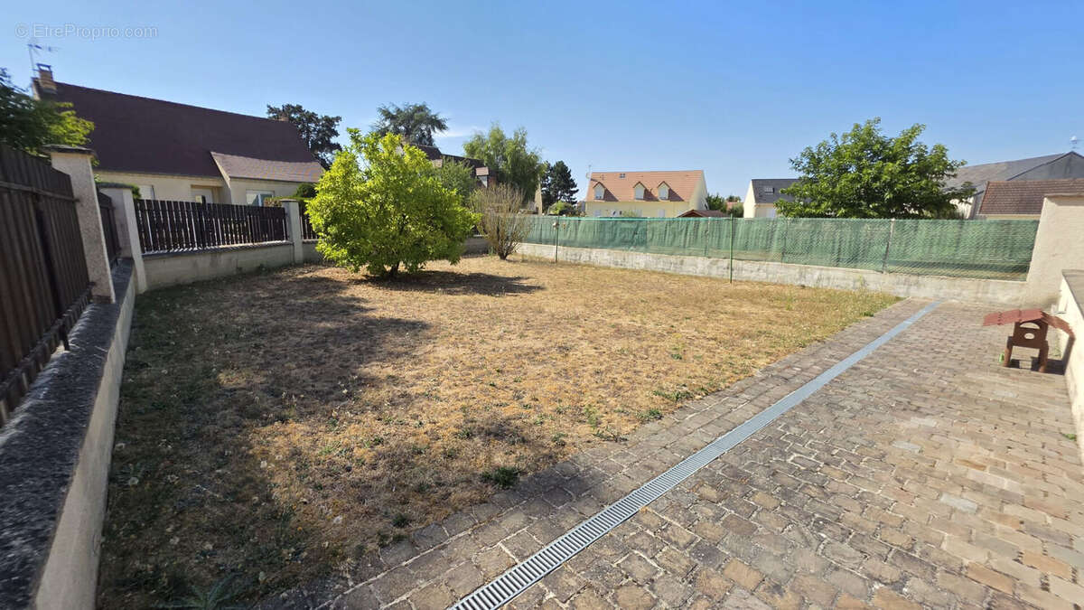 Maison familiale confort plain pied sous sol et  jardin - photo 12