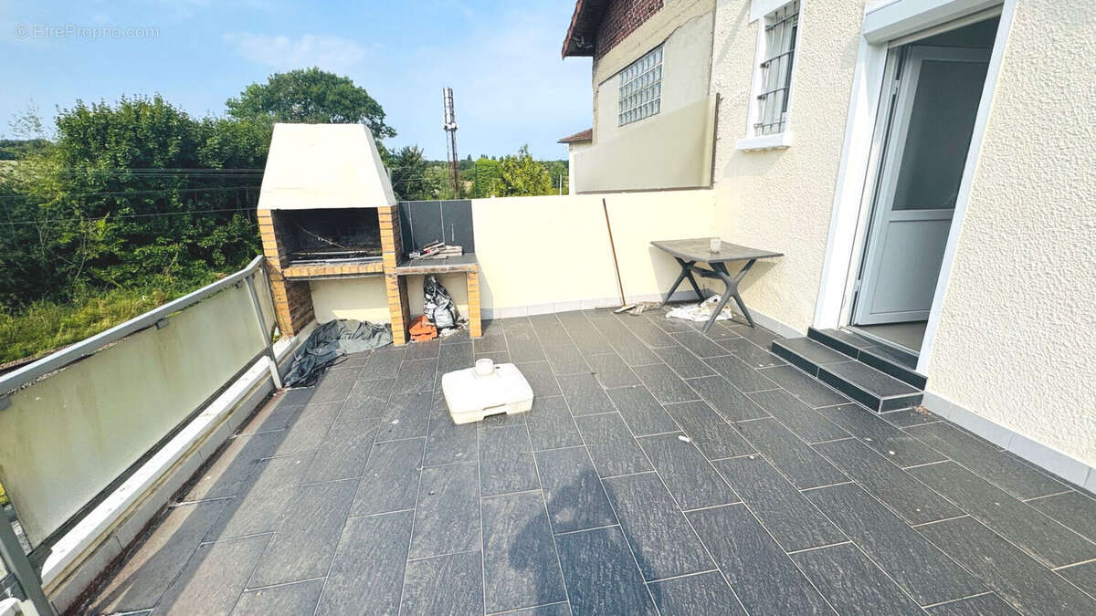 Appartement à EZANVILLE