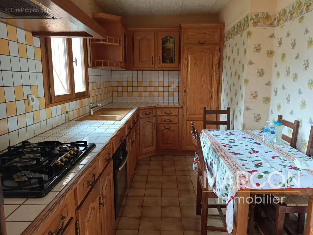 Maison à SAINT-SULPICE-LES-CHAMPS