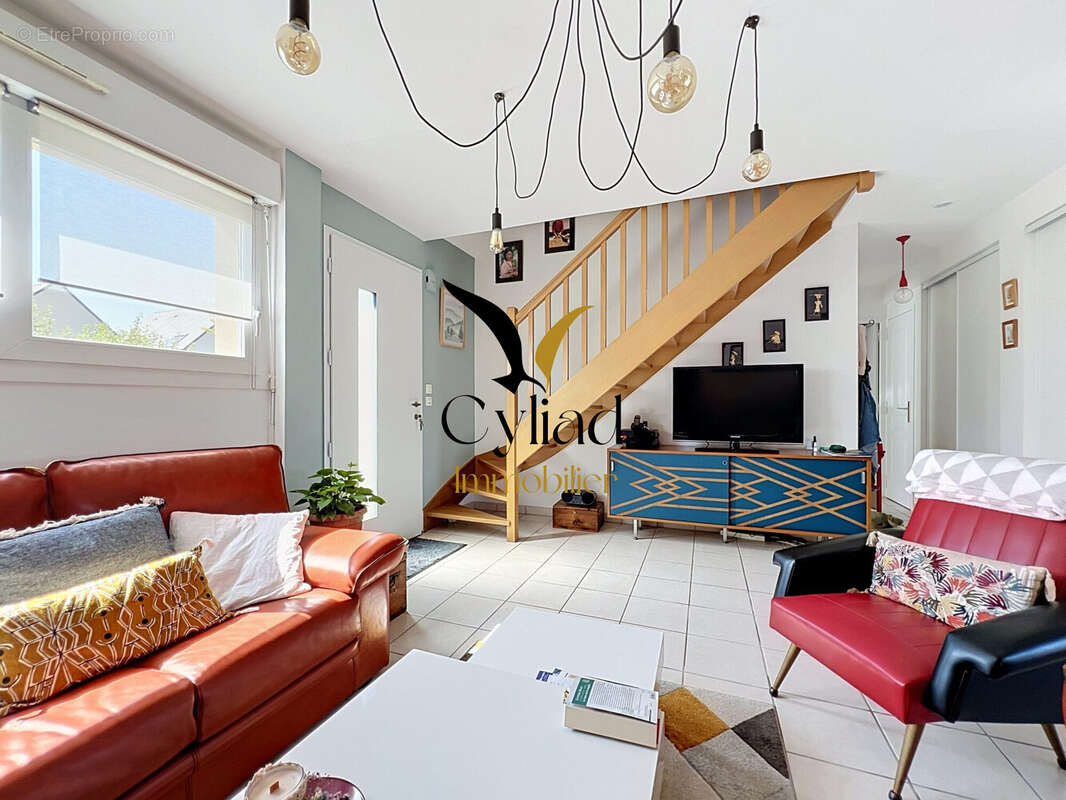 Maison 108 m² à Saint-Meloir-Des-Ondes  - photo 4