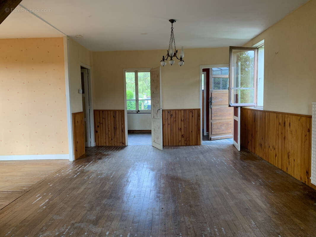 Maison à MONTACHER-VILLEGARDIN