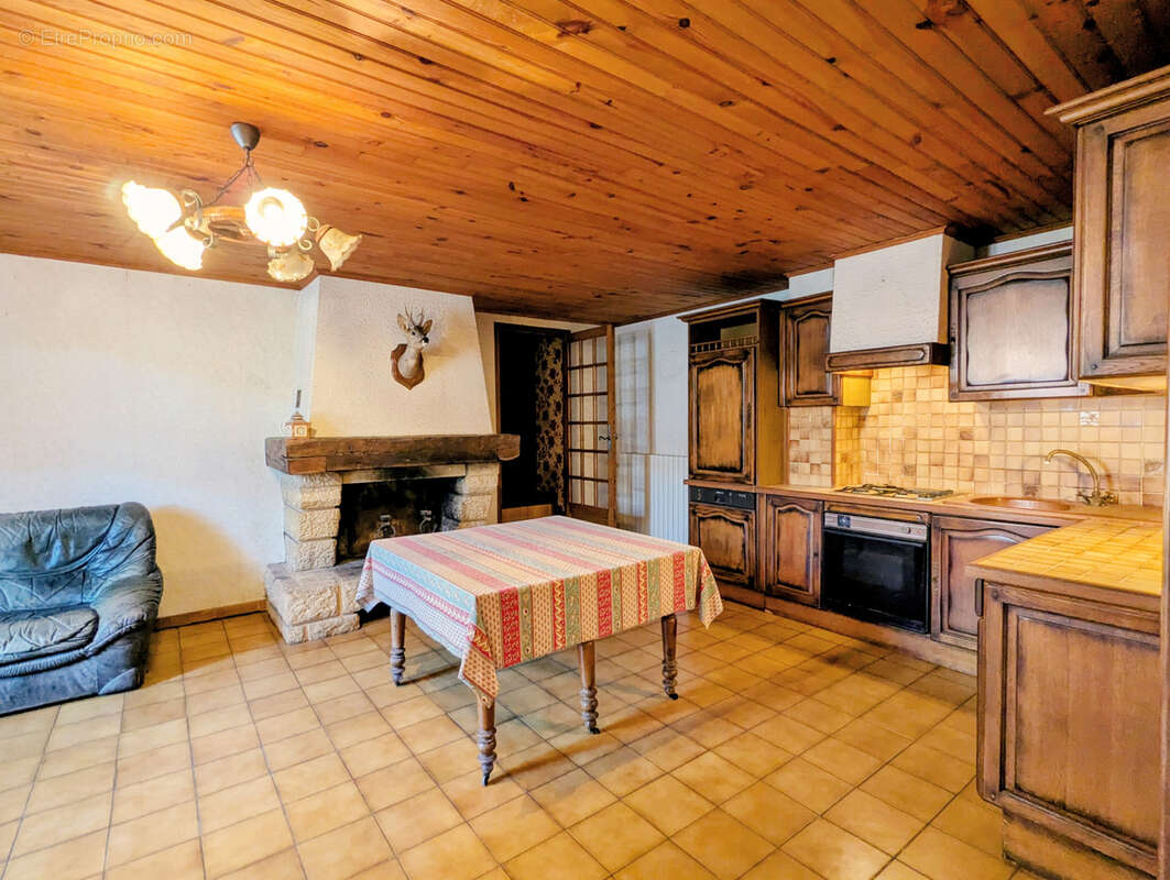 Appartement à CEILHES-ET-ROCOZELS