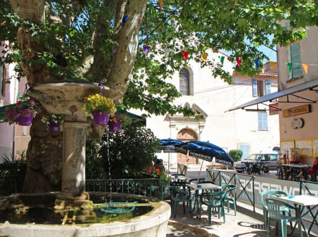 Appartement à SIGNES
