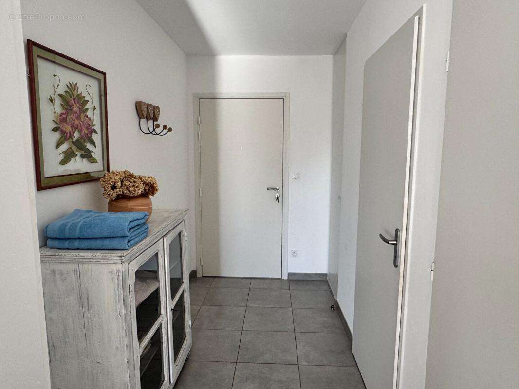 Appartement Le Lavandou 2 pièces 40 m2 Et grande terrasse - photo 9