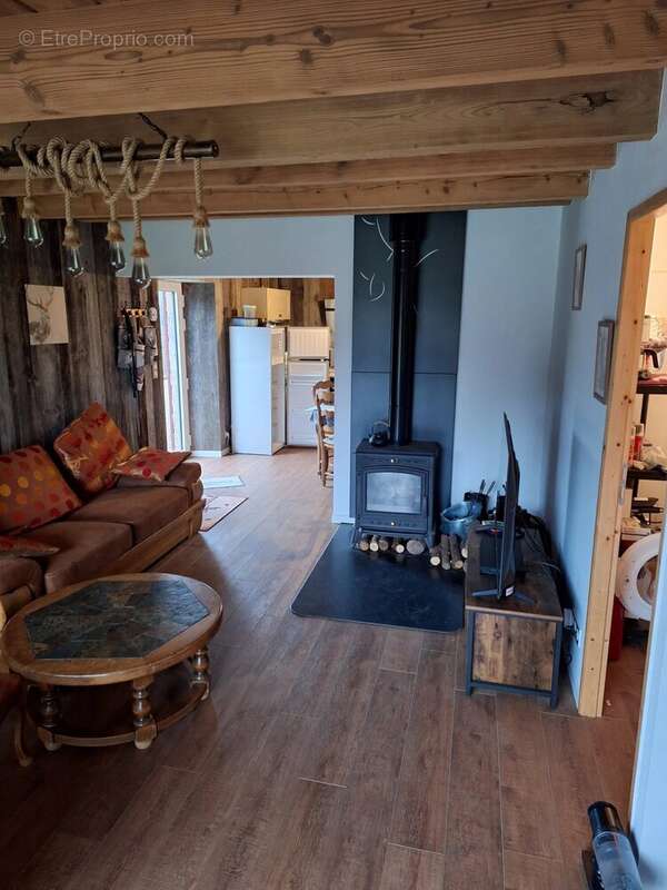 Maison à SAINT-APOLLINAIRE-DE-RIAS