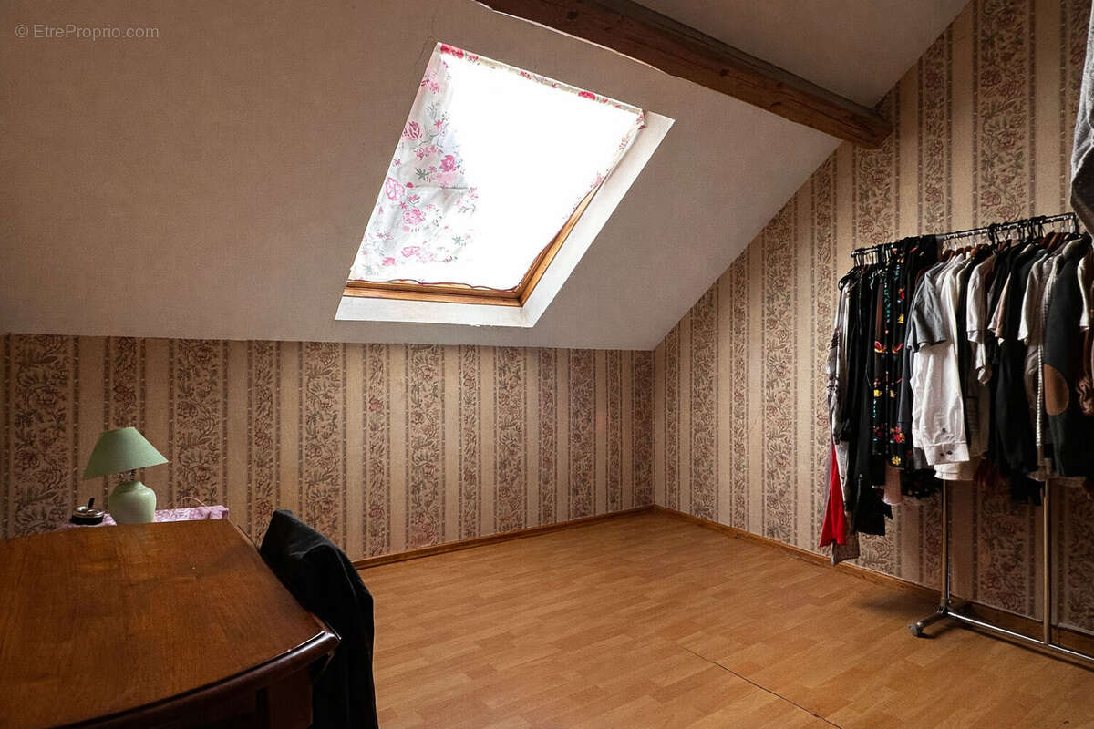 Immeuble local commercial + appartement centre de Jumeauville - photo 16