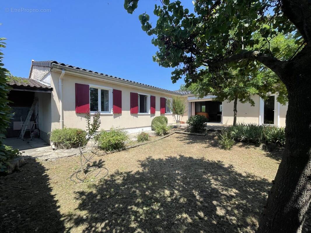 Maison 111 m² à Romans-Sur-Isere  - photo 4