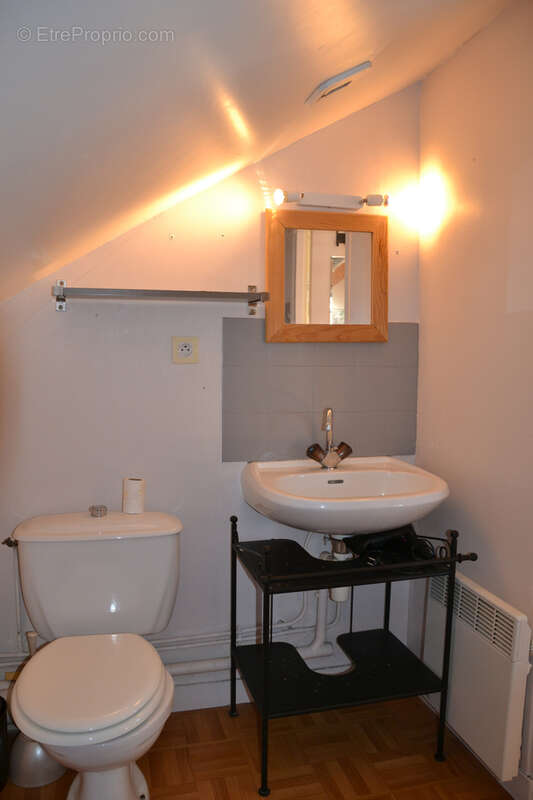 Agréable T2 de 45 m2 (30 m2 Carrez) avec de belles vues et bien situé en centre-ville - photo 12