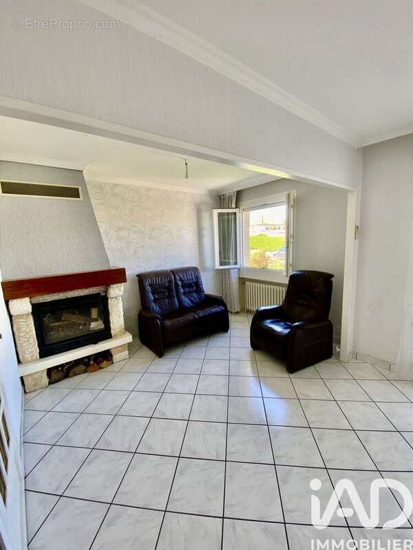 Photo 9 - Maison à SAINT-GENEST-LERPT