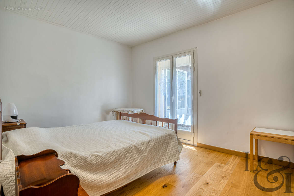Maison rénovée à vendre proche commerces de Villeneuve-sur-Lot - photo 7
