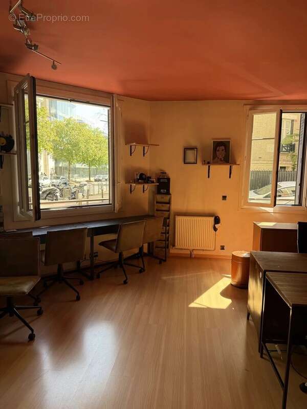 Commerce à SURESNES