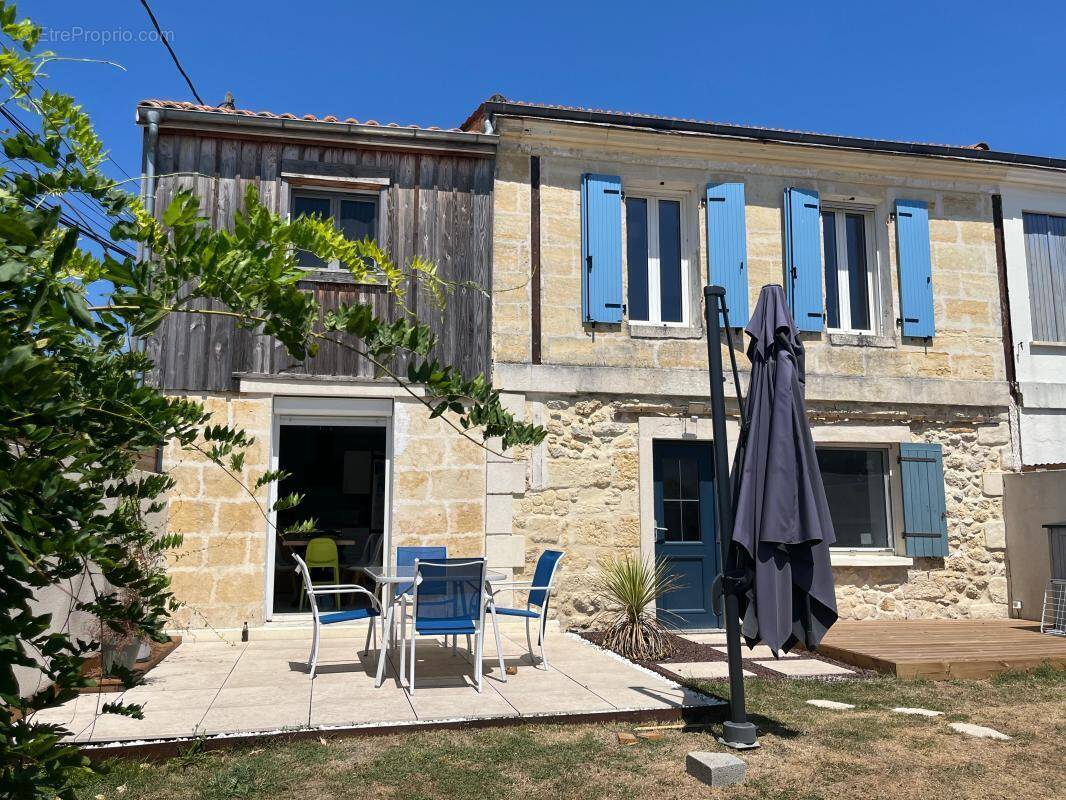 Maison à AMBARES-ET-LAGRAVE