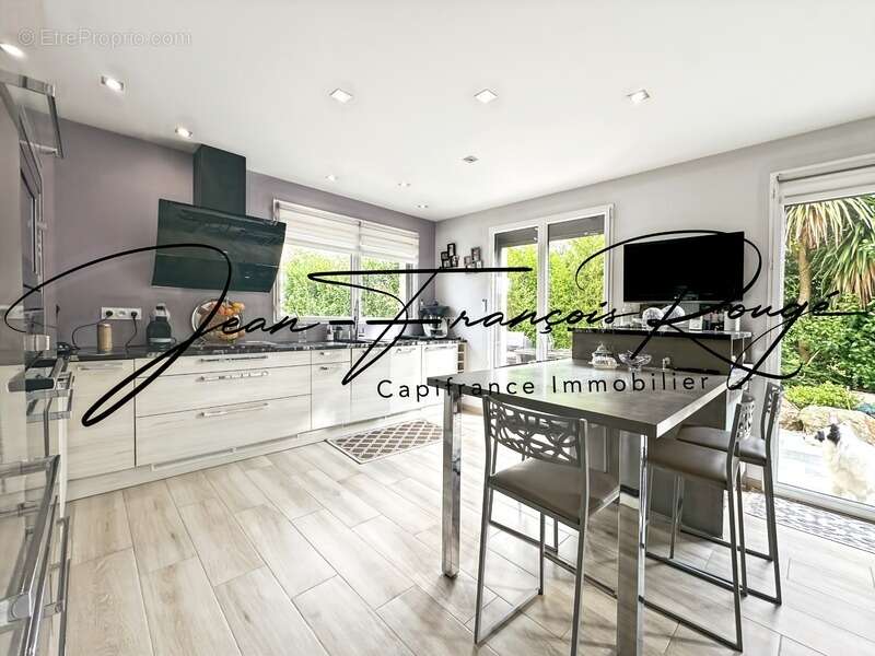AGNEAUX, superbe maison de 210 m² avec vie de plain-pied, piscine et spa - photo 11