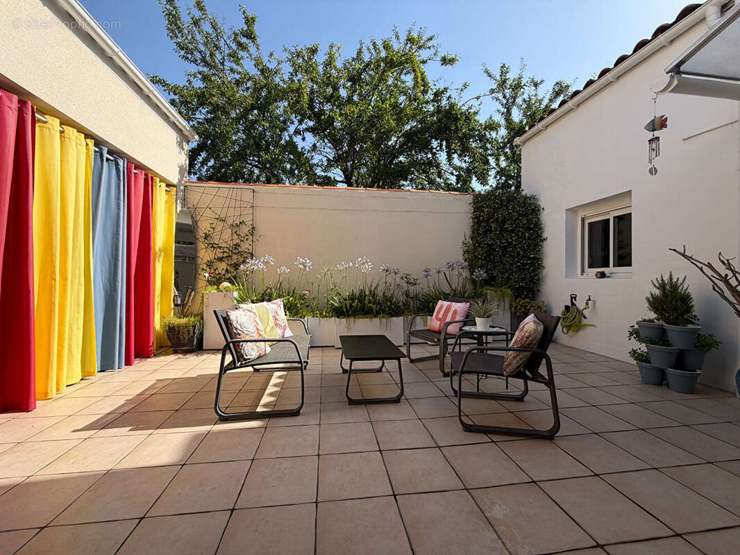 ROYAN - Maison lumineuse de 107 m² avec terrasse et garage - photo 4