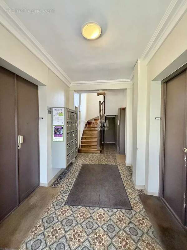 Appartement à LA GARENNE-COLOMBES