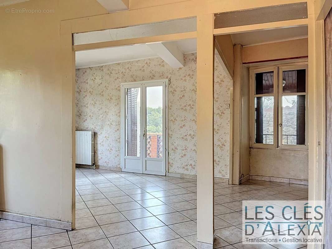 Maison de village-Trois Chambres-Garage-Terrasse - photo 3