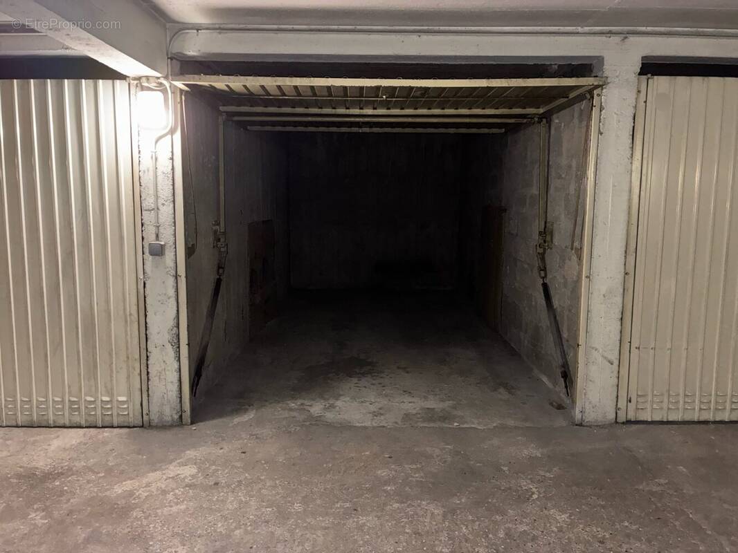 Parking à LEVALLOIS-PERRET