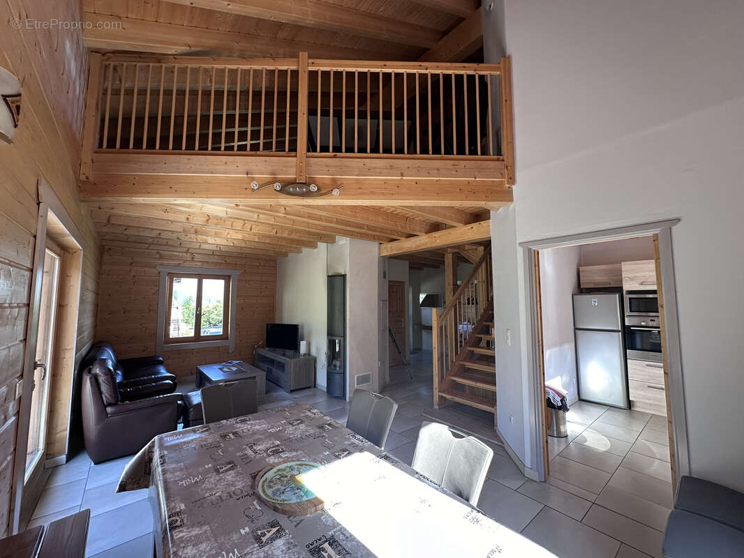 Maison à ALBIEZ-MONTROND