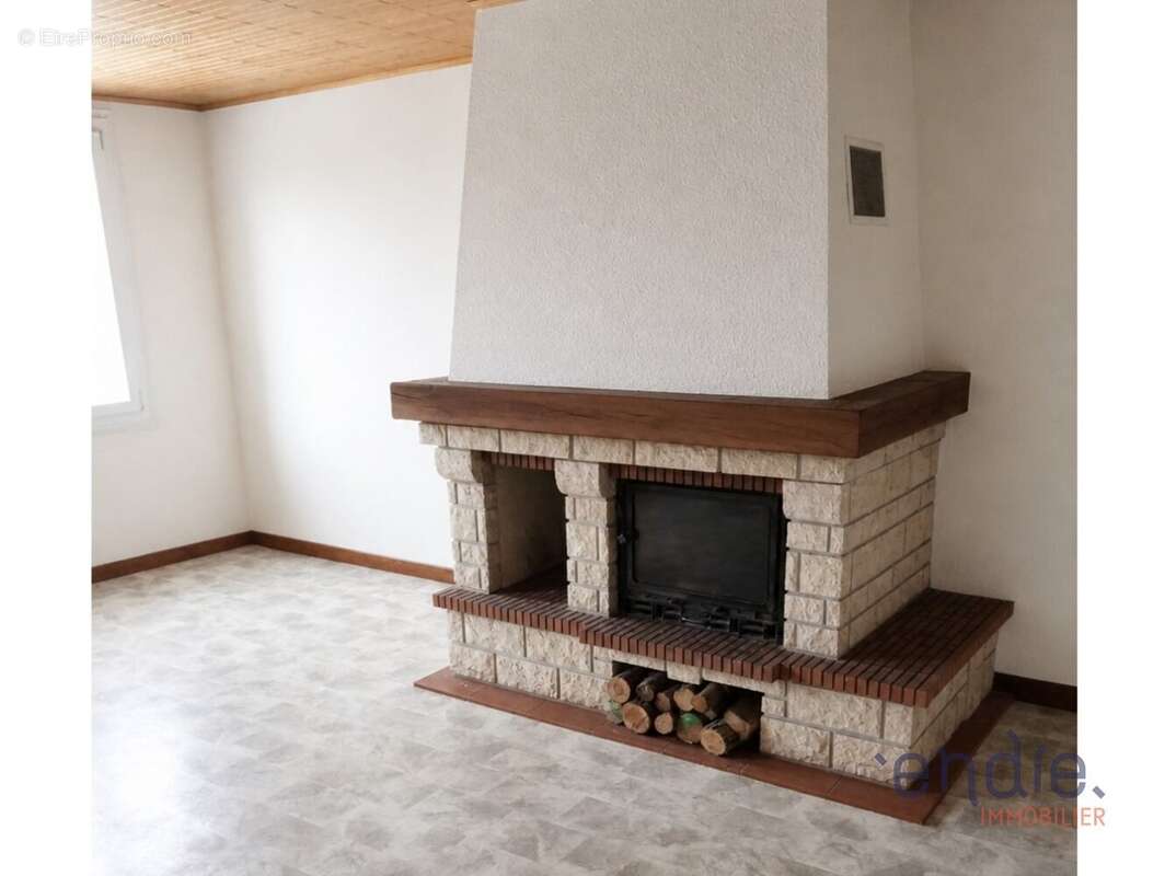 Appartement à SALINS-LES-BAINS