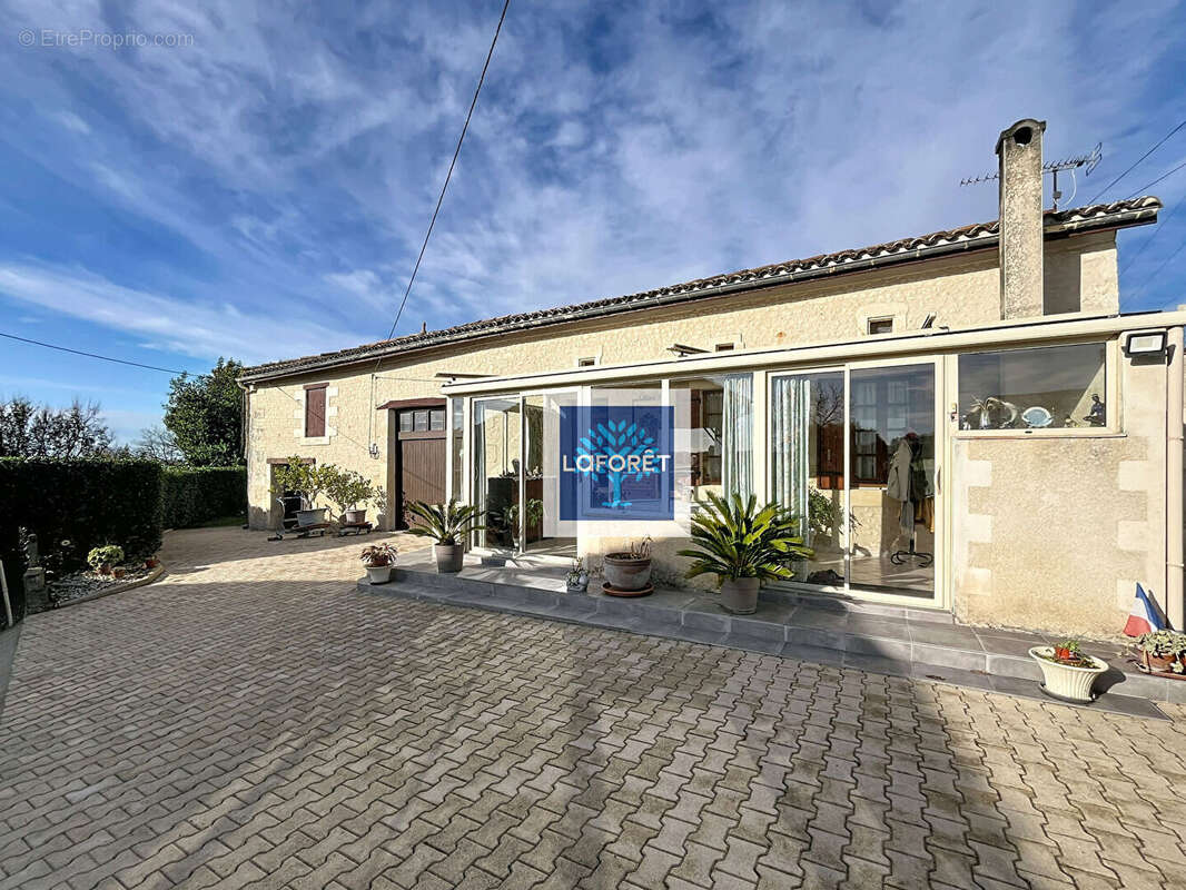Maison Pierre, dépendances, 2 chambres avec jardin - photo 12