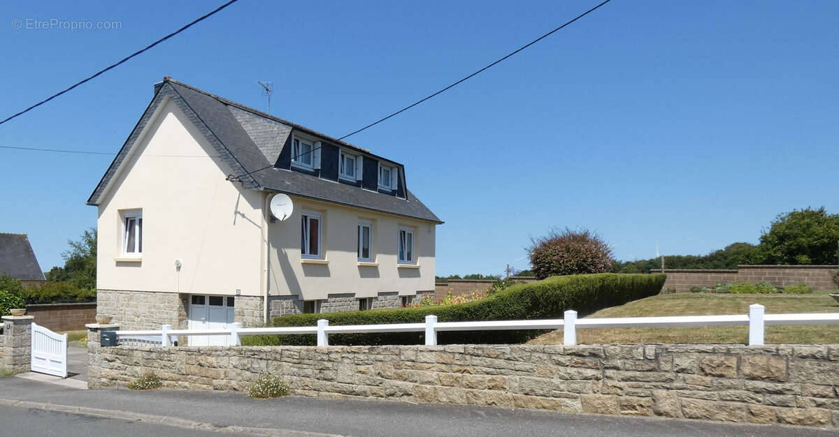 Maison traditionnelle à Plouigneau - photo 9