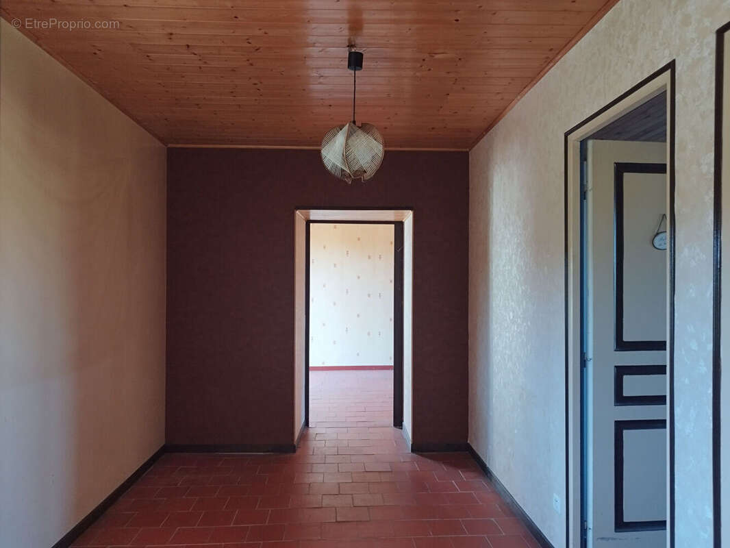 Maison à NOUANS-LES-FONTAINES