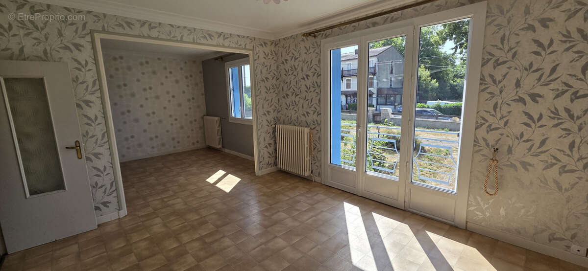 Pavillon indépendant sur 1 826 m2 terrain arboré et clos - photo 5