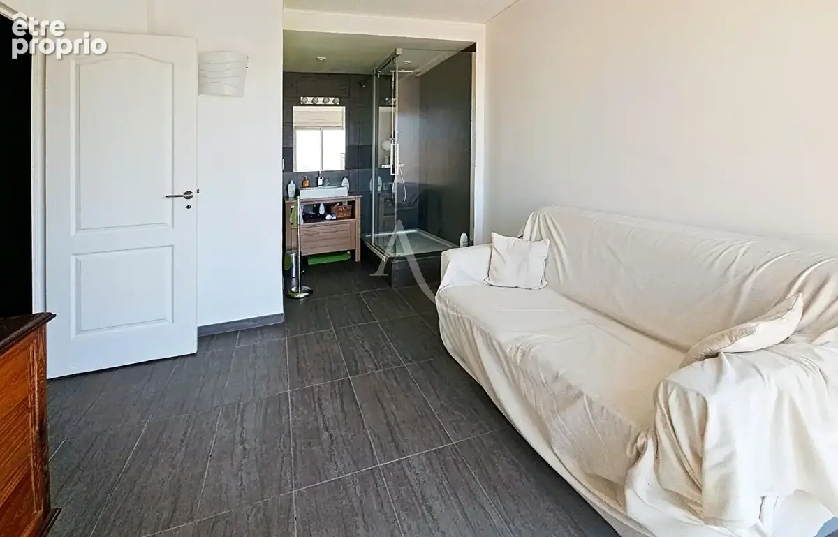 CARQUEIRANNE, T4 duplex dernier étage de 131.73 m² en surface utile - photo 5