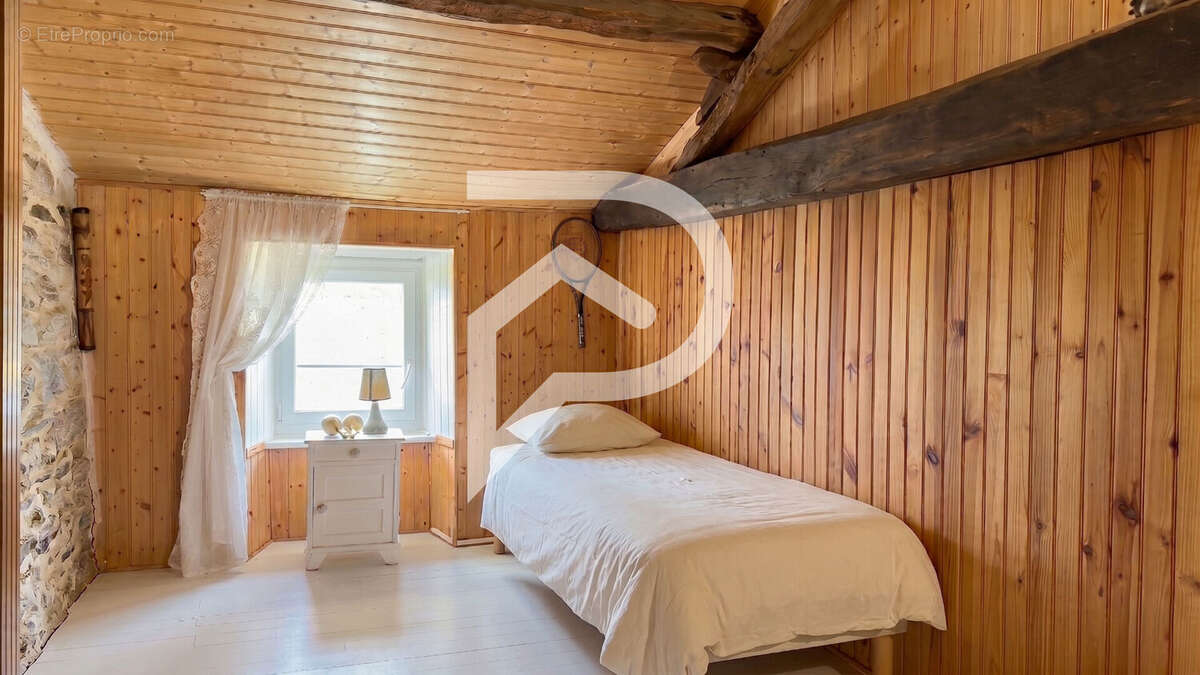 Maison en pierre 5 pièces 149 m² - photo 6