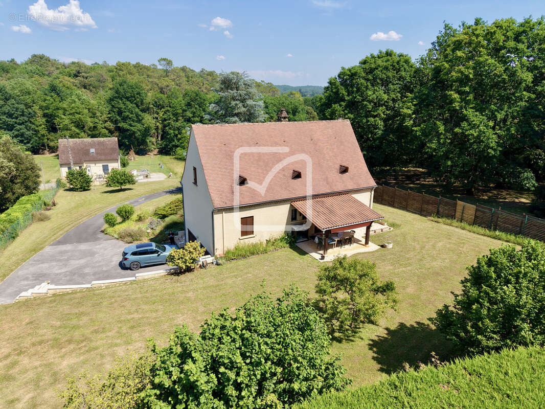 Maison à CARSAC-AILLAC