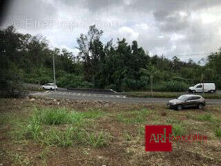 Terrain à LE TAMPON