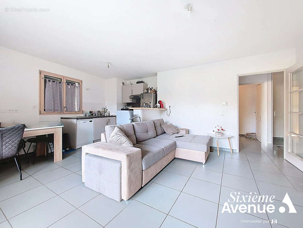 Appartement à Saint-Symphorien d'Ozon, 3 pièces, 65m², rez-de-jardin - photo 3