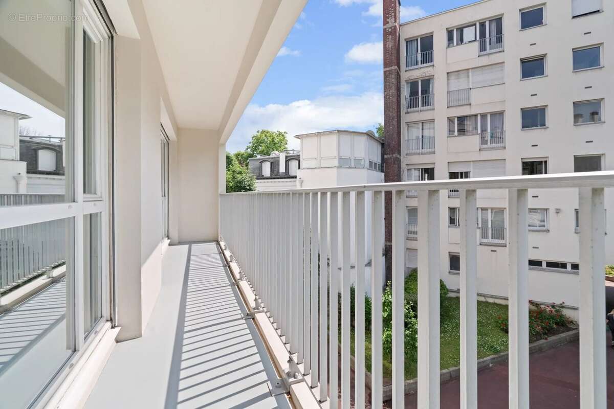 Appartement à NEUILLY-SUR-SEINE