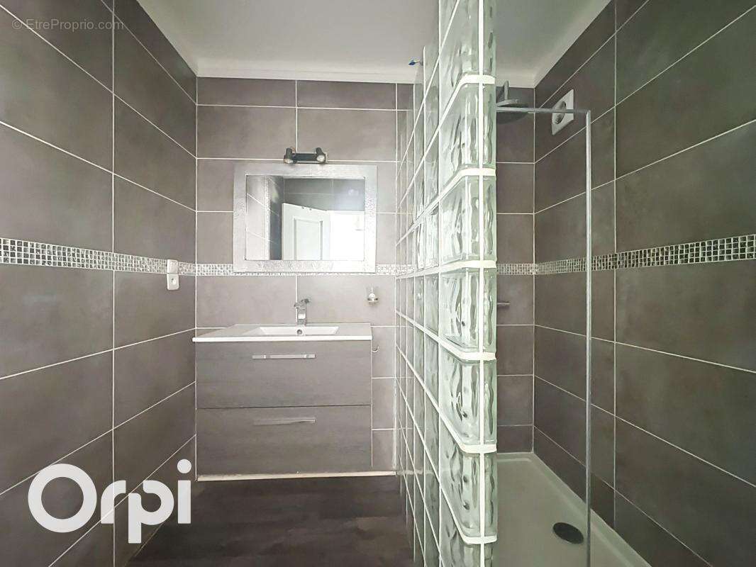 Appartement à VILLENEUVE-LOUBET