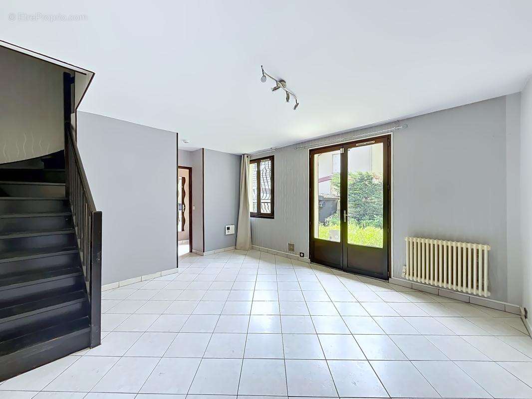 Maison 78 m² à Les Pavillons-Sous-Bois  - photo 2