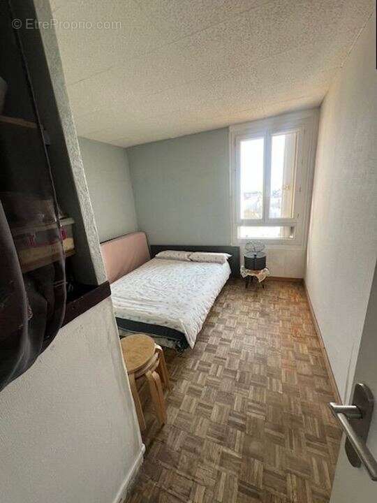 Appartement à VILLENEUVE-LA-GARENNE