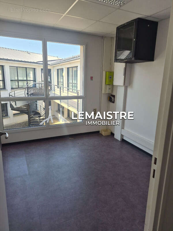 L'Espace Clémenceau - Local professionnel ou commercial - 88,86 m² - 2 parkings - photo 3